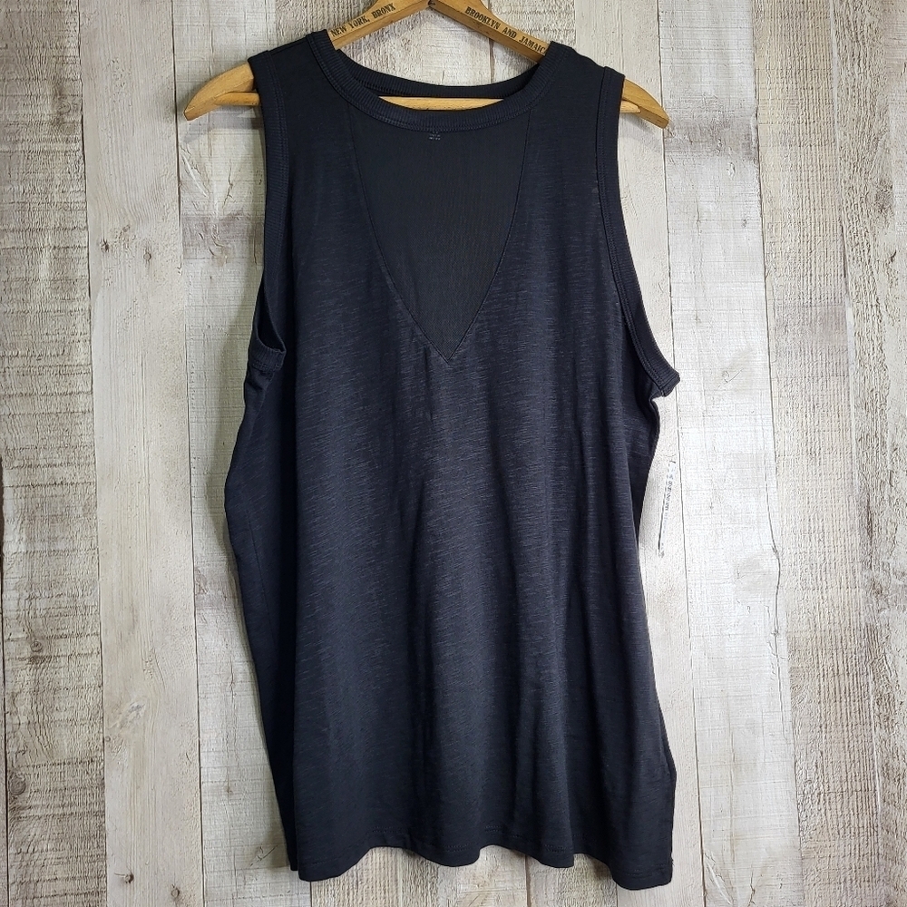 Torrid Black Mesh Inset Tank Sleeveless Top. Size 00 / Medium - Picture 2 of 8